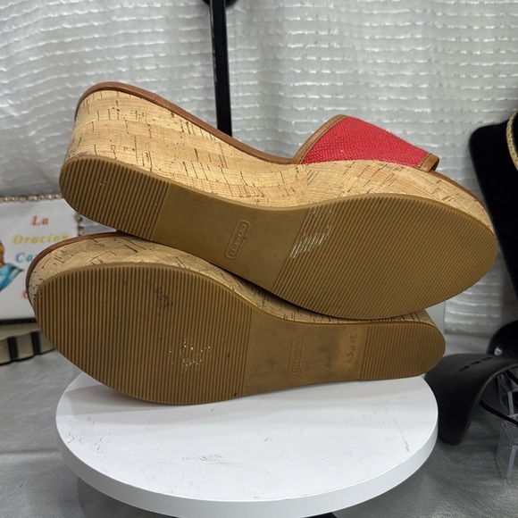 (T5) COACH JAZMIN PLATFORM
RED CANVAS AND BROWN LEATHER WEDGE SANDALS
SIZE 10M - Picture 9 of 12
